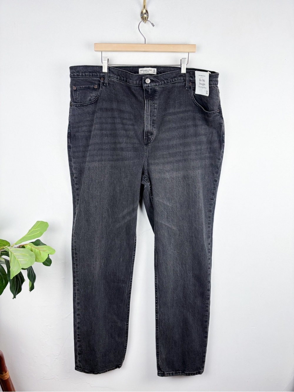 NWT Abercrombie & Fitch The 90s Straight Leg Ultra High Rise Jeans Sz 35/20